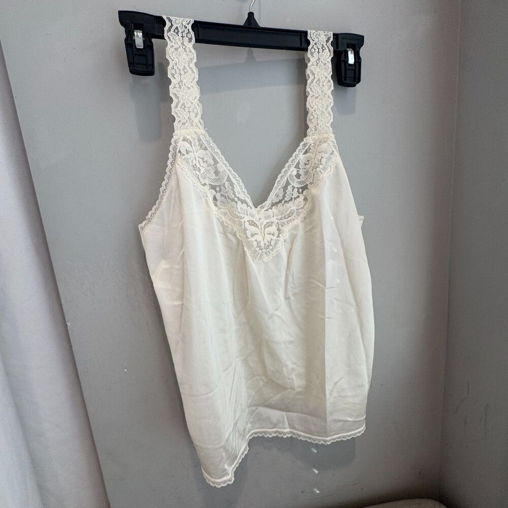 Vintage Vanity Fair Ivory Lace Trim Camisole Top Size 38/40 Women’s Lingerie